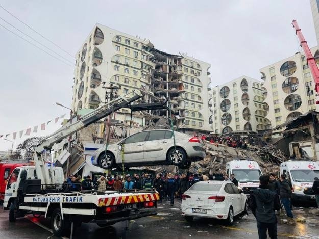 Загинуло чимало людей, зруйновані будинки: в Туреччині стався потужний землетрус – 02