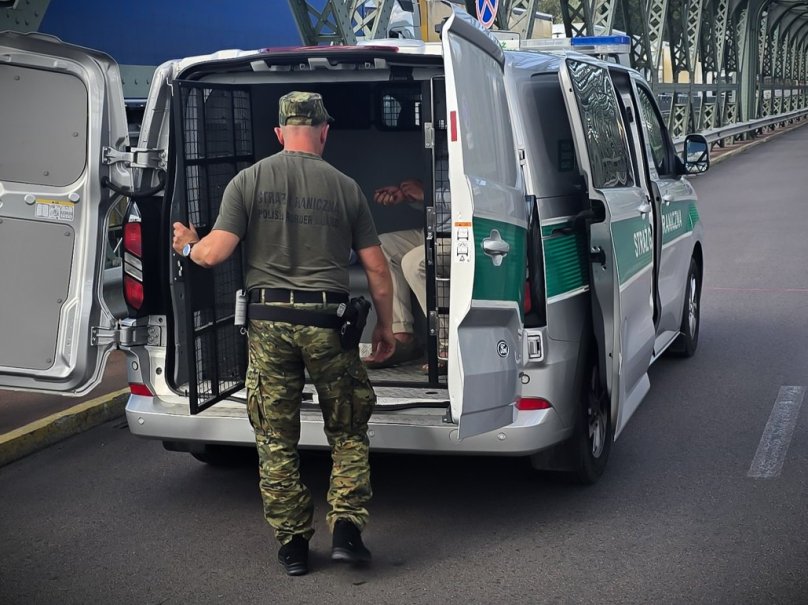 Через грубі порушення ПДР 45-річного українця депортували з Польщі – 01