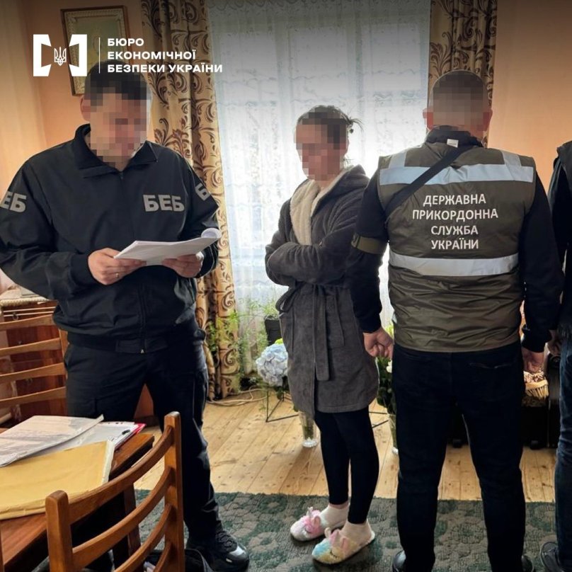 БЕБ викрило масштабну схему ввезення авто під виглядом гуманітарки на Львівщину – 04