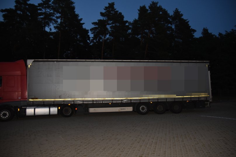 Викрадену в Польщі фуру Wielton виявили на кордоні з Львівщиною – 01