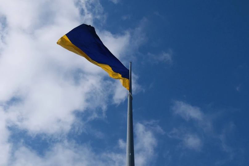 У Львові діти захисників підняли прапор на найбільший флагшток області – 01