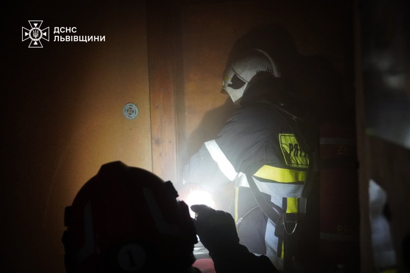 Фото з місця пожежі 