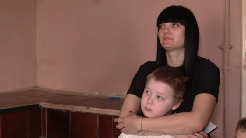 Орина Краснорудська разом з братом. Фото: «Суспільне»