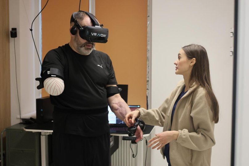 У Львові захисникам з ампутацією допомагають зменшити біль через віртуальну реальність – 01