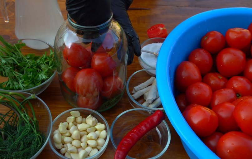 Квашені помідори. Фото ілюстративне із сайту «РБК-Україна»