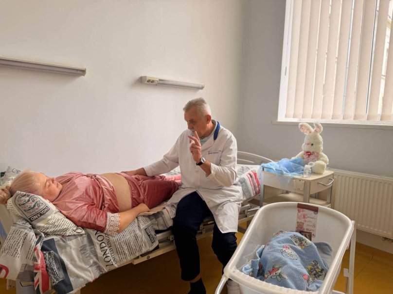 Мар’яна Прокопів із лікарем