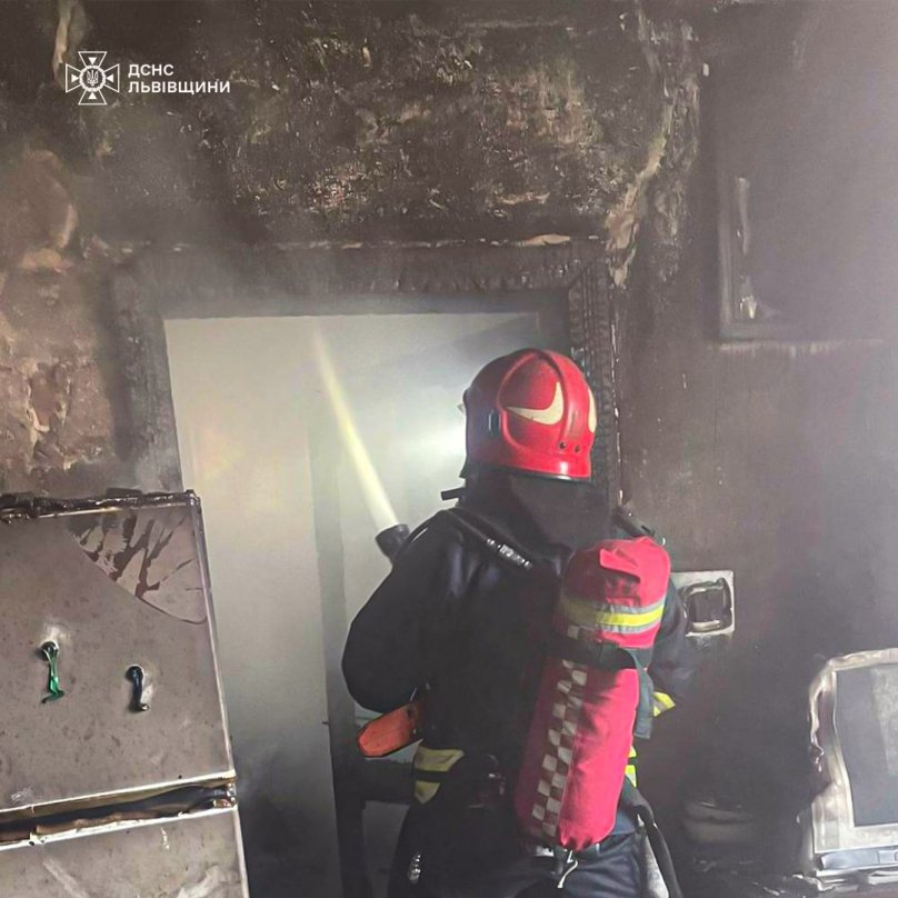 Фото з місця пожежі