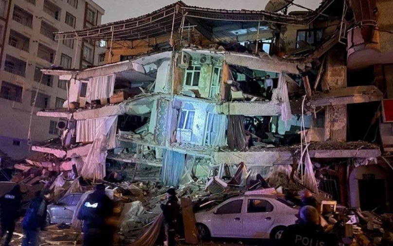 Загинуло чимало людей, зруйновані будинки: в Туреччині стався потужний землетрус – 01