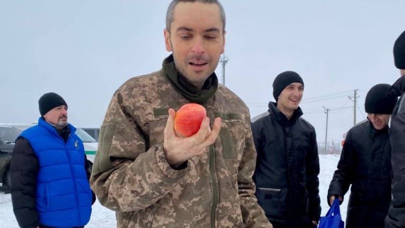 Максим Колесніков вперше за 11 місяців полону бачить яблуко