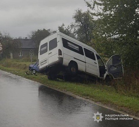 Через аварію з мікроавтобусом на Самбірщині загинув 67-річний водій ВАЗ – 01
