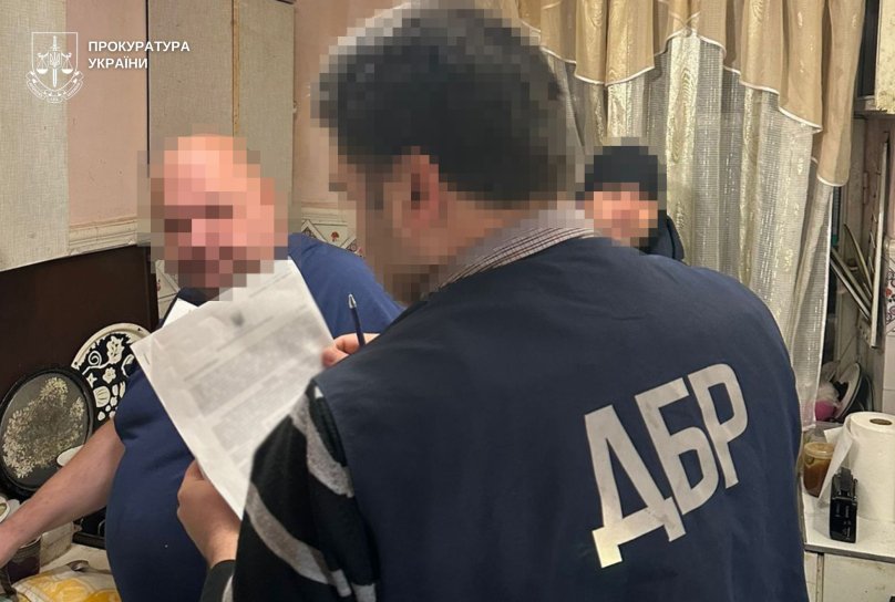 У Львові викрили схему продажу відстрочок за участі експодатківця і працівниці ТЦК  – 01