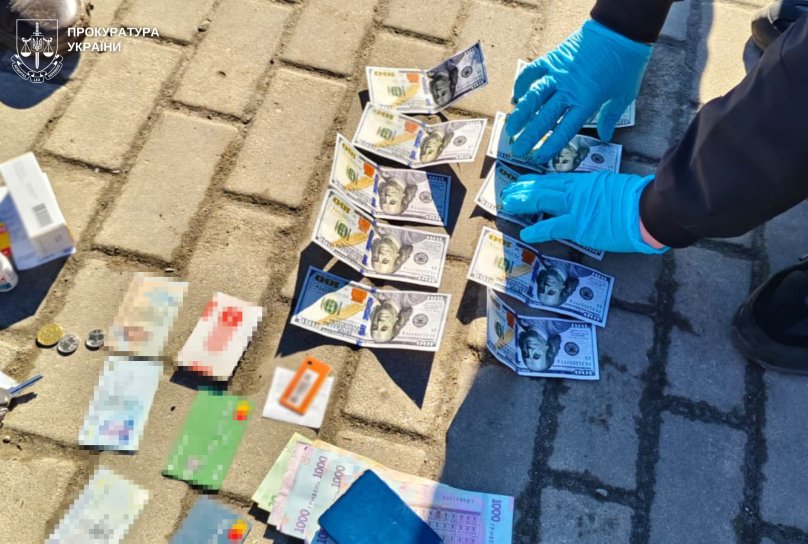 Фото з місця затримання 