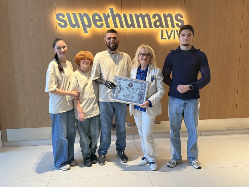 У Львові зафіксували рекорд ветерана, який із трьома ампутаціями піднявся на Говерлу – 01