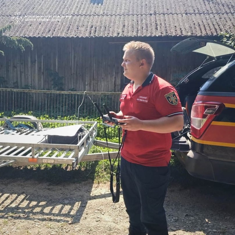 На Львівщині рятувальники завдяки дрону розшукали жінку, яка зникла три дні тому – 01
