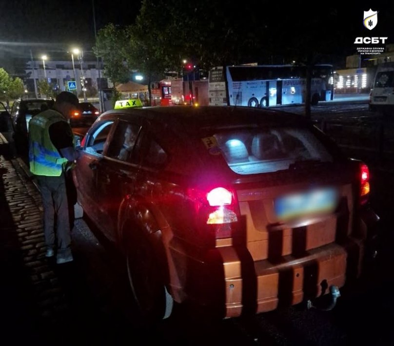У Львові чотирьох таксистів-нелегалів оштрафують на тисячі гривень – 01