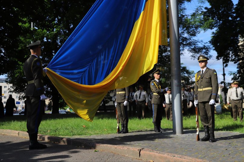 У Львові урочисто підняли Державний Прапор з нагоди Дня Конституції України – 01