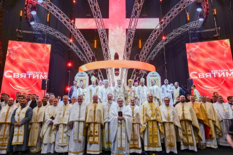 Фото із заходу