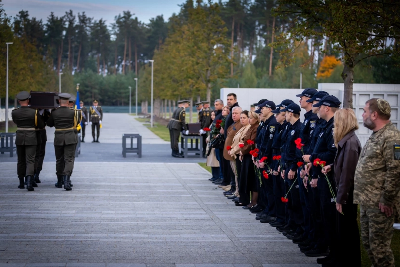 П’ятьох невідомих захисників з Львівщини поховали на військовому меморіальному кладовищі – 01
