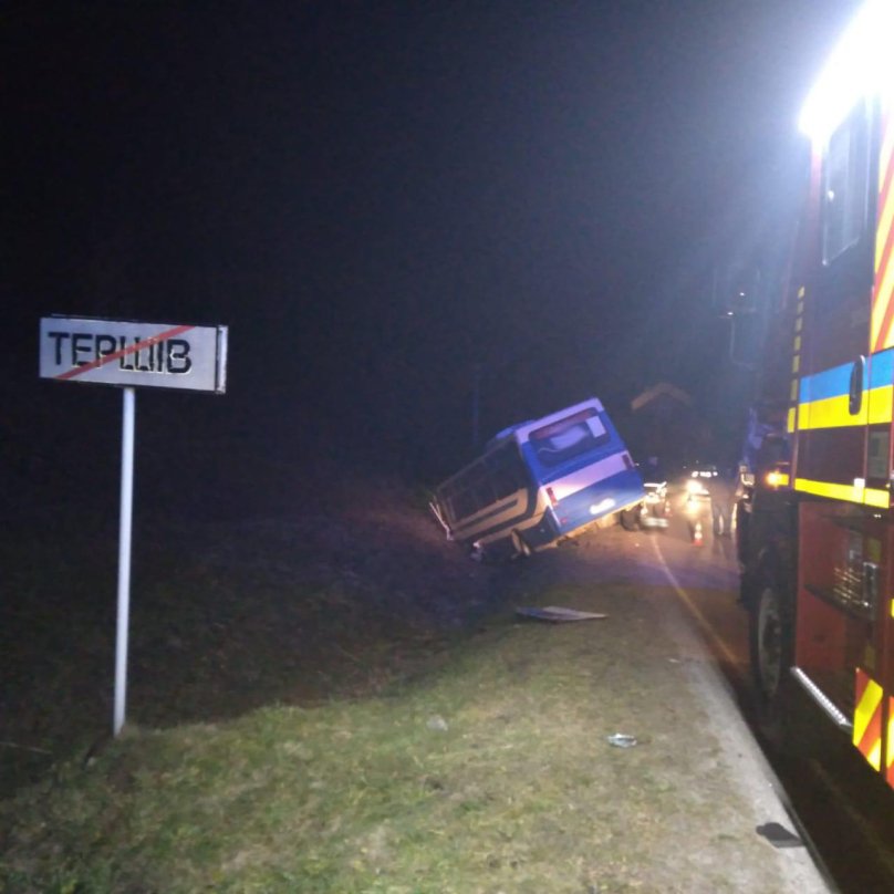 В аварії з маршруткою біля Старого Самбора загинув 60-річний чоловік – 02