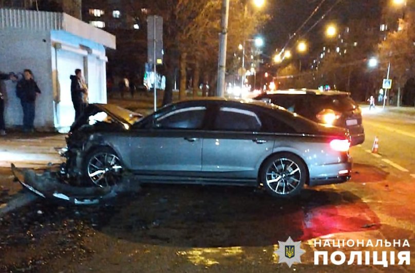 У Львові внаслідок потрійної аварії травмована 24-річна водійка Nissan – 01