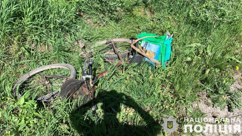 Велосипед потерпілого на місці аварії