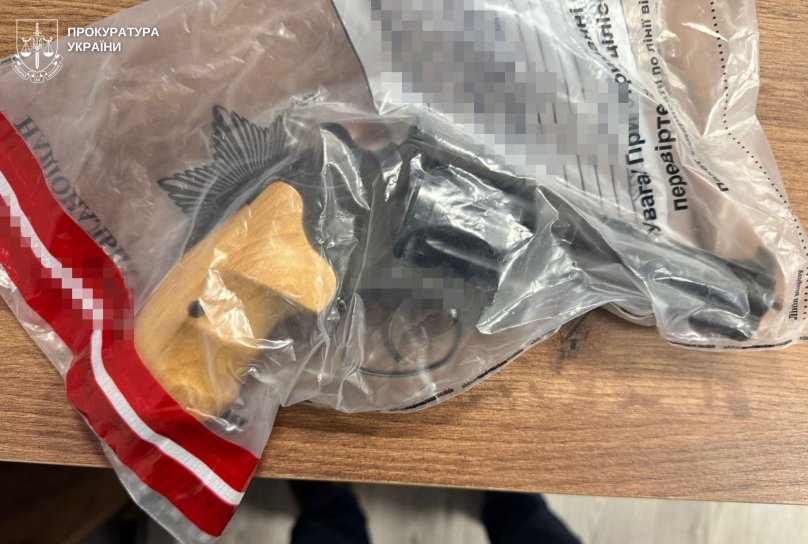 Мешканець Львівщини вимагав у колишньої 5 тис. доларів з погрозами поширити інтимні фото – 01