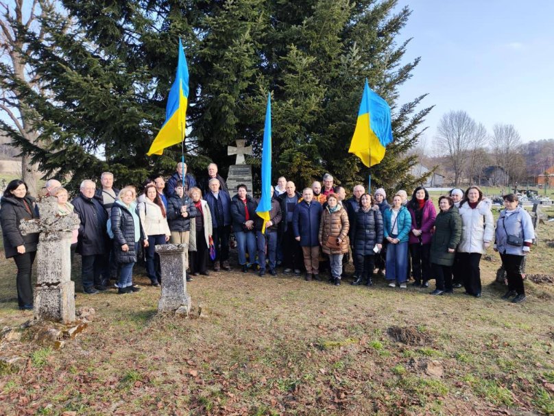 На цвинтарі воїнів УПА у Верхраті відбулося пам’ятне віче за участю представників з Львівщини – 01