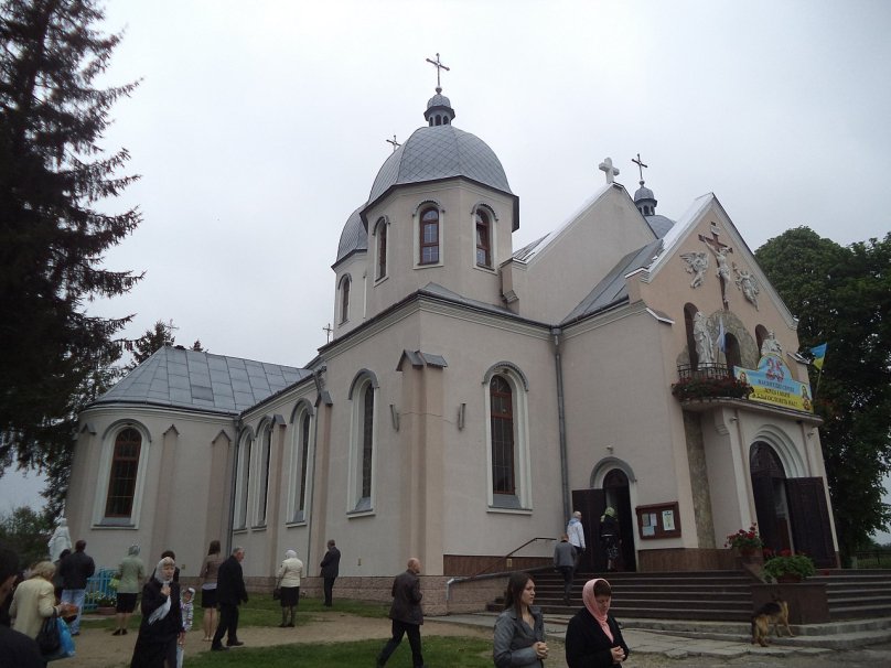 Церква Святих Верховних Апостолів Петра й Павла, що у мікрорайоні  Рясне-1 у Львові