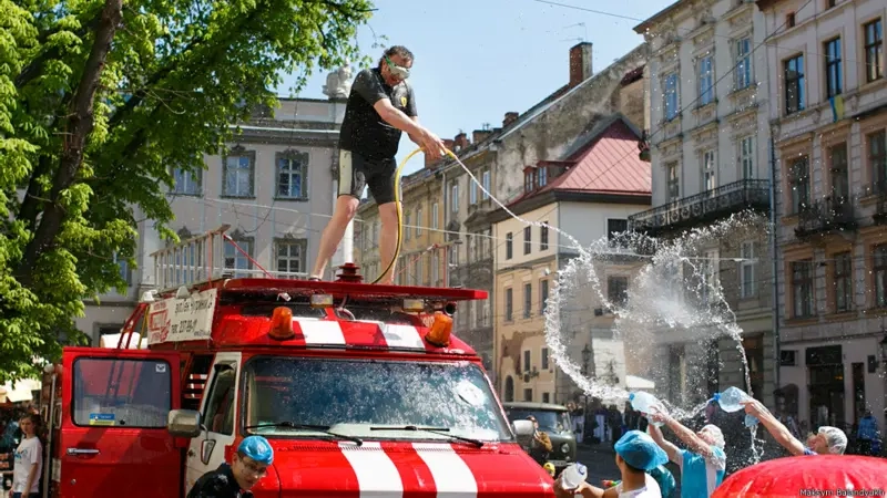 Обливаний понеділок у Львові, 2014 рік. Фото: BBC