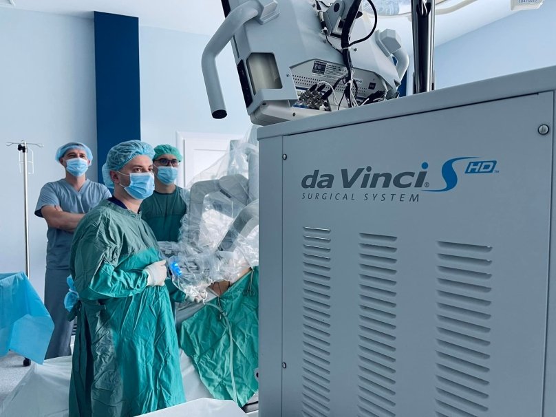 Робот-хірург Da Vinci. Фото: ПМО Львова