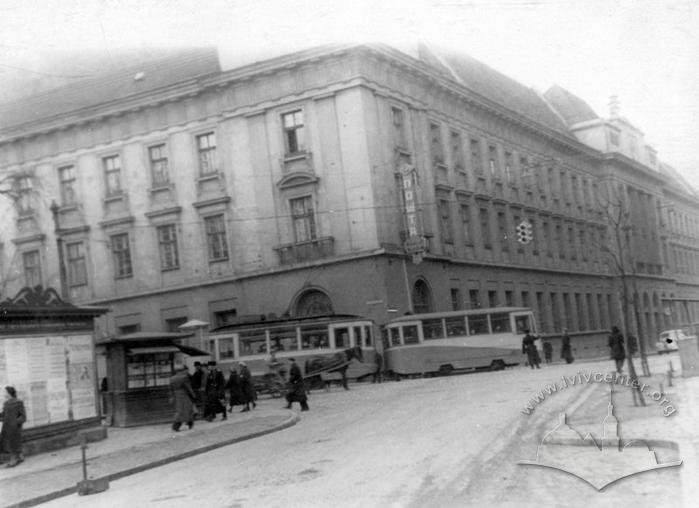 Головна пошта у 1950-1955 роках. Фото: Центр міської історії