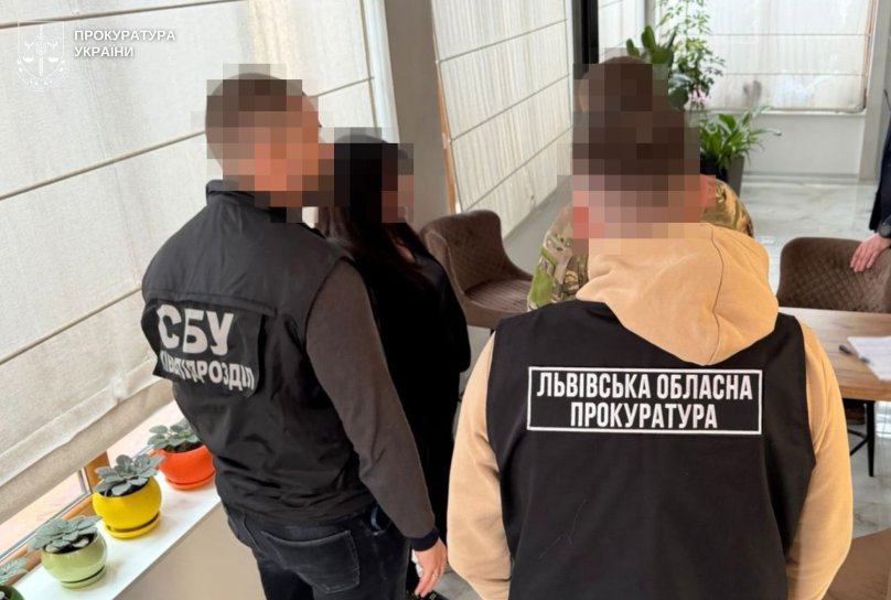 Двірник, водій та сантехнік: правоохоронці розповіли деталі фіктивного бронювання у Львові – 03