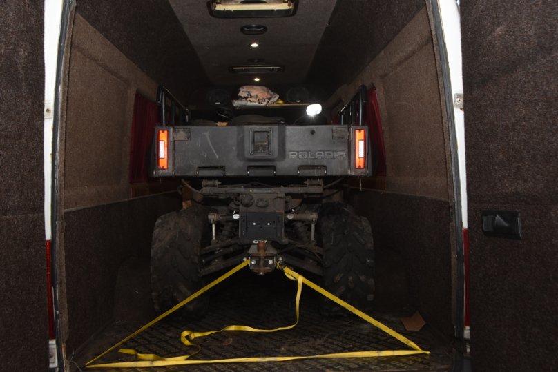 Квадроцикл у фургоні