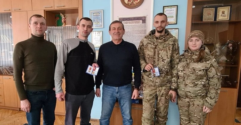 Двоє військових із Львівщини отримали медалі «Захисник України» – 01