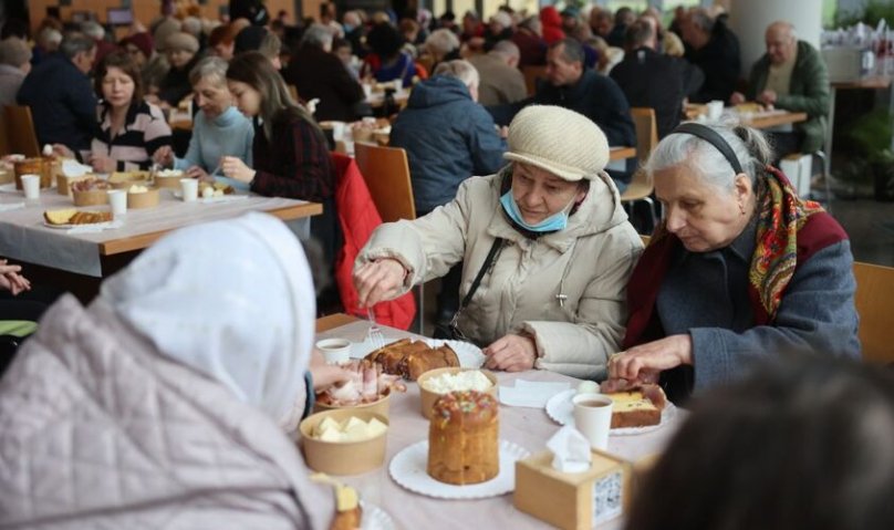 Частування на Великдень. Фото: ЛМР