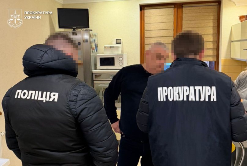 У Львові викрили схему продажу відстрочок за участі експодатківця і працівниці ТЦК  – 02