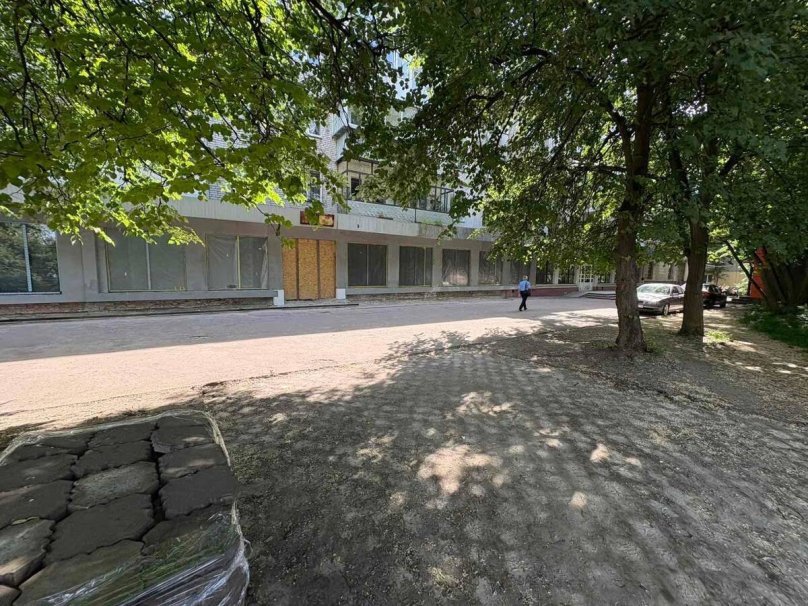 Територія на вулиці Роксоляни у Львові поруч з майбутнім ЦНАПом та простором для ветеранів.
