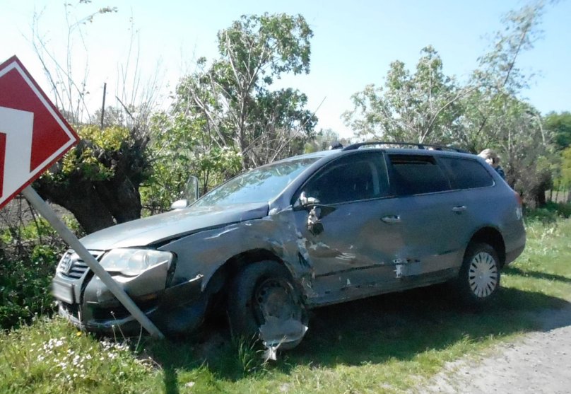 Фото Volkswagen Passat на місці аварії