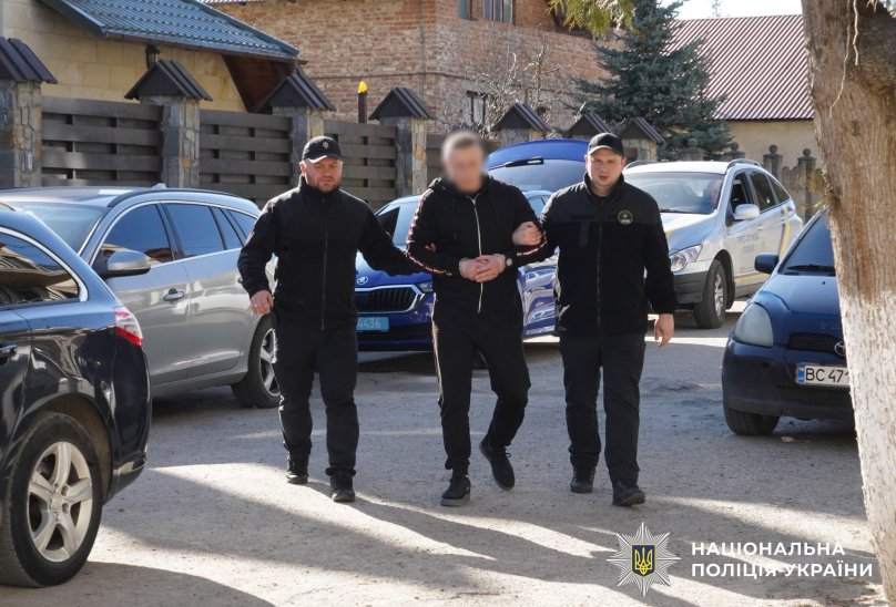 З Польщі через Львівщину екстрадували двох учасників банди з викрадення авто – 01
