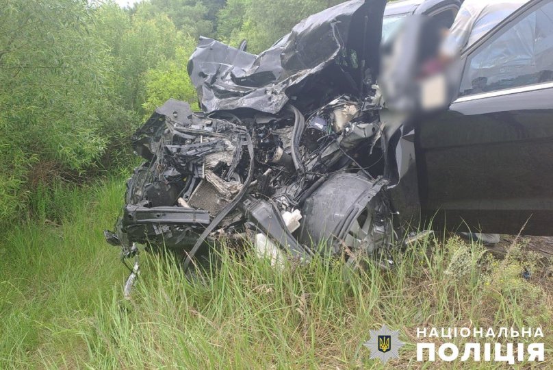 Внаслідок аварії загинула водійка Mercedes-Benz