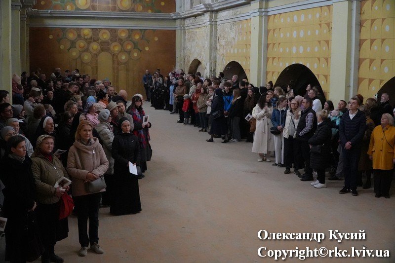 Перша молитва в храмі Матері Божої Святого Скапулярію