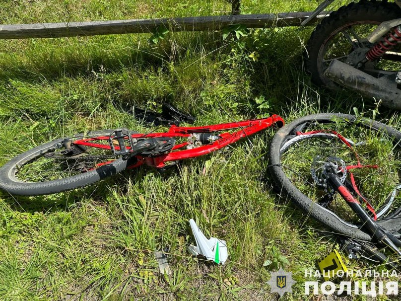 Смертельна ДТП на Львівщині: загинув водій мотоцикла, травмовані двоє підлітків – 01