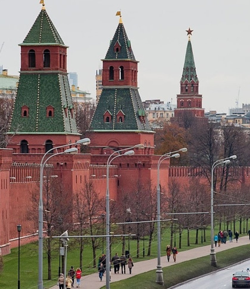 Обратно москва. Море Кремль.