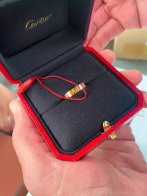 На Львівщині зупинили дві партії незадекларованих брендових речей на 1,5 млн грн – 03