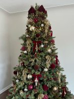 Новий рік 2026: як прикрасити ялинку в кольорах Вогняного Коня – 06