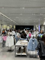 Магазини ZARA відновили роботу у Львові – 01