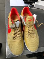 Контрабанду Nike на понад мільйон зупинили львівські митники