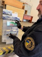 У дверях Ford на Львівщині митники знайшли рідини для вейпів на 600 тис. грн – 05