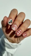 Новорічний манікюр на короткі нігті 2026: найкращі дизайни – 15