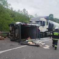 На Львівщині у потрійній ДТП з вантажівками загинув 40-річний водій – 01
